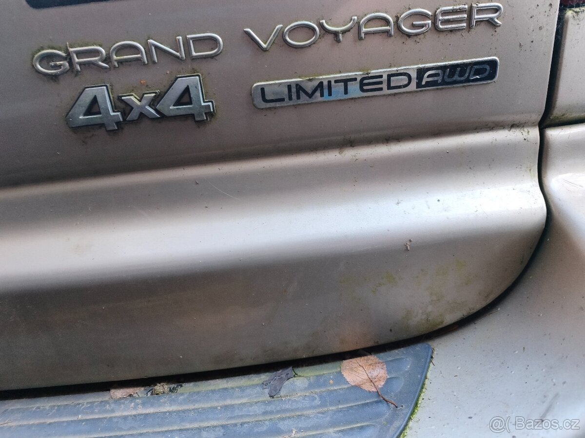 2002 Voyager Chrysler Grand - 3