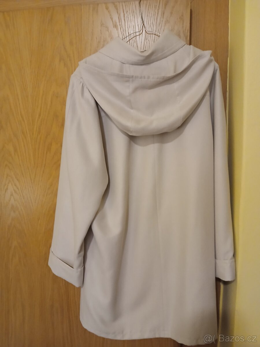 Bunda s kapucí - 3