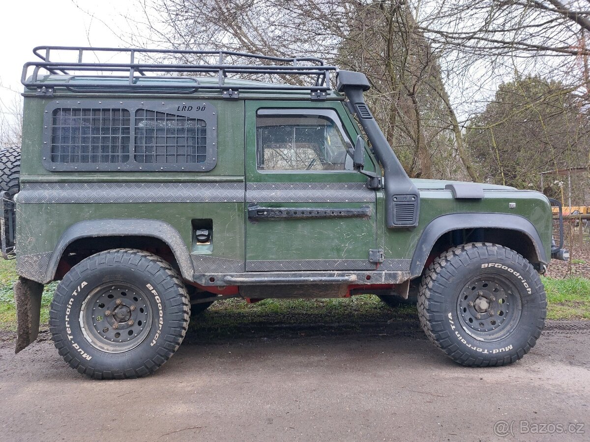 Land Rover Defender