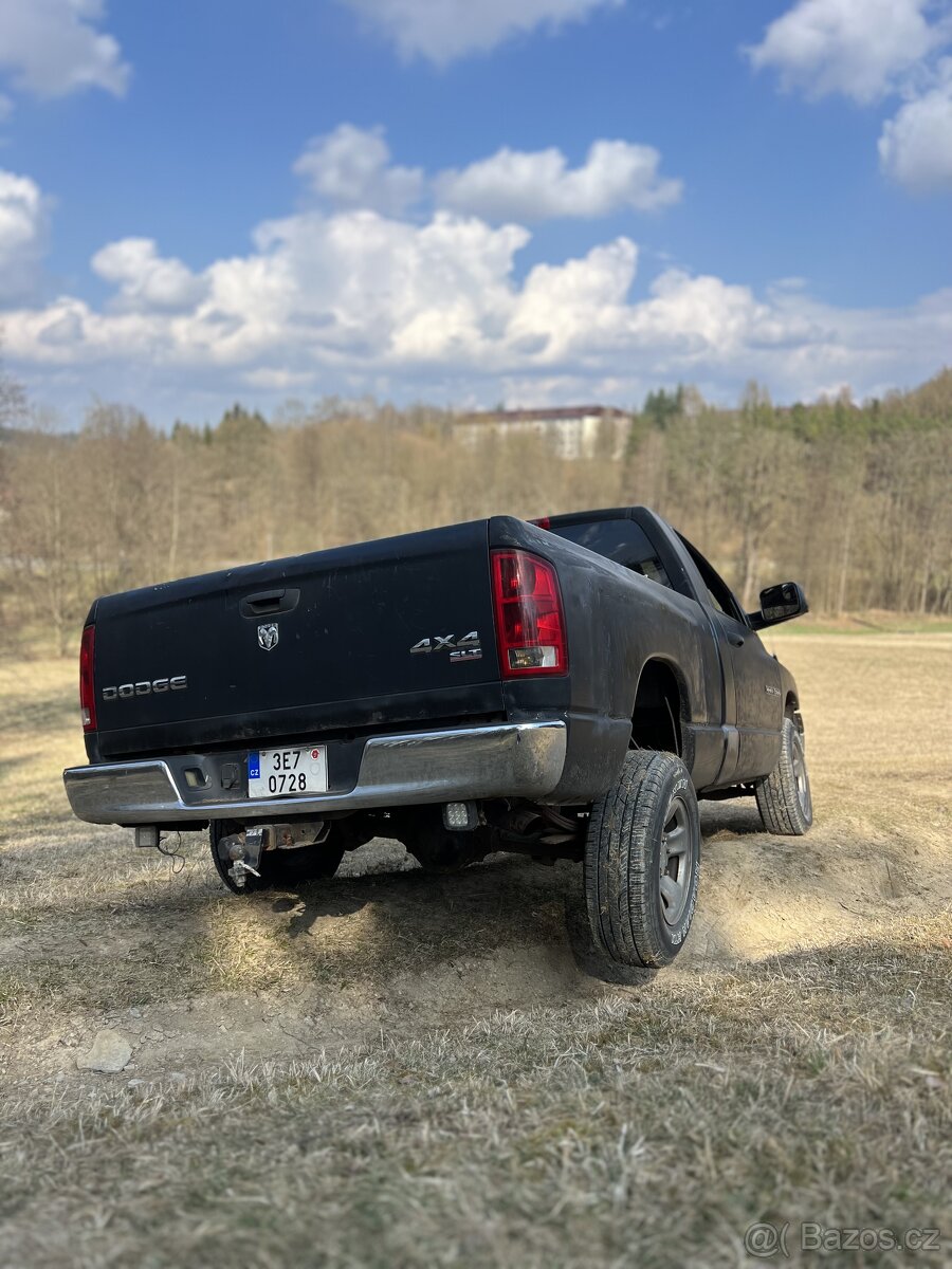 DODGE RAM 1500 SLT 4x4