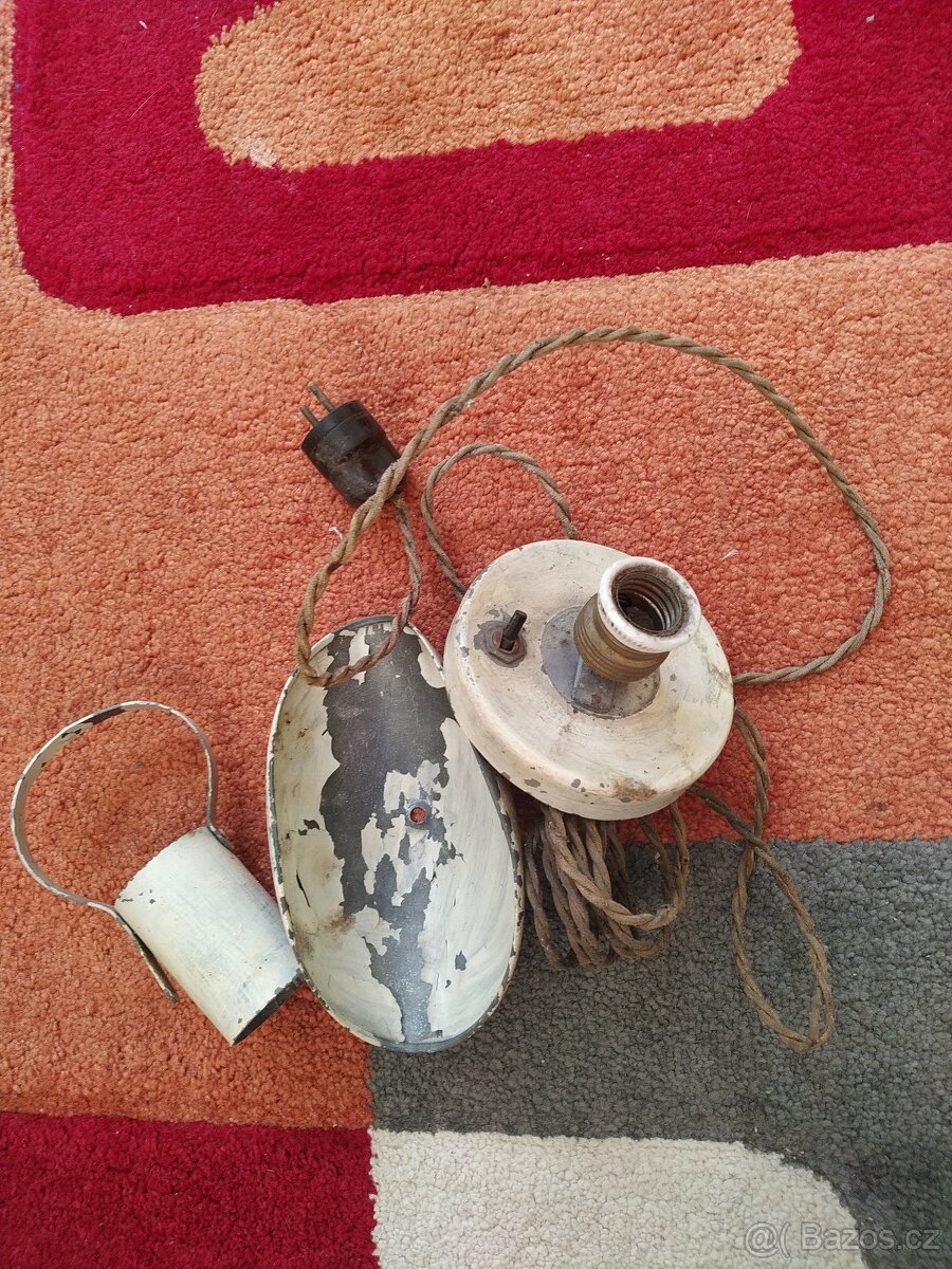 Stará mosazná objímka - 3