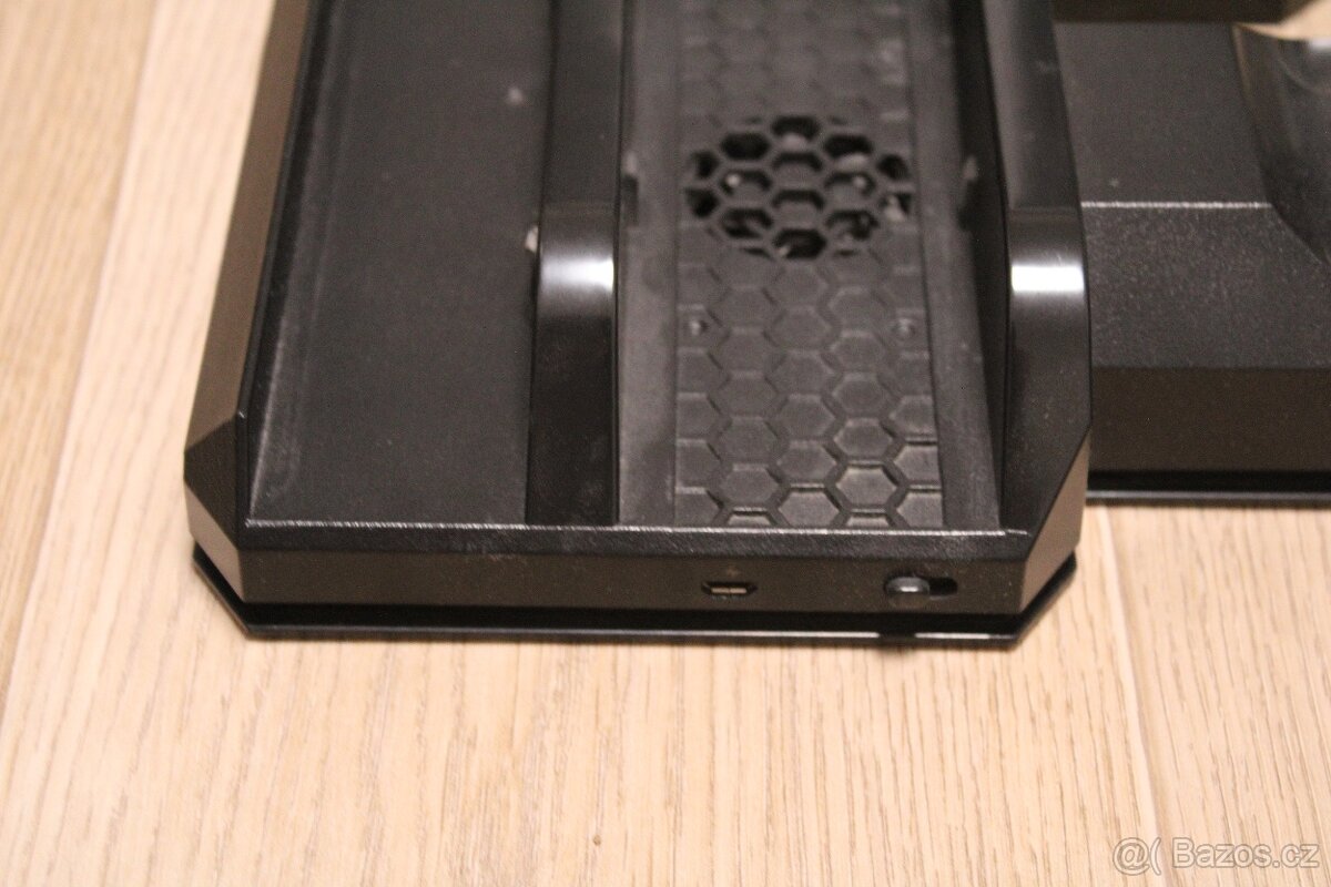 Stojan na PlayStation 4 - 3