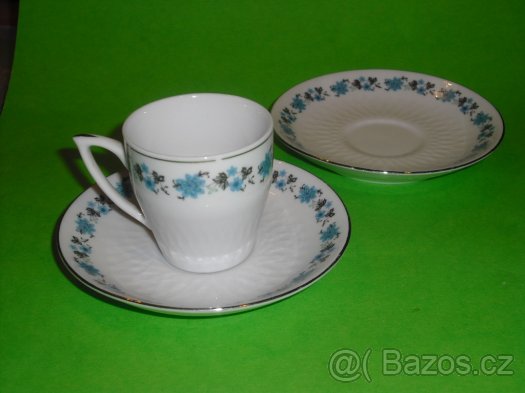 Kávový šálek a dva talířky - 3