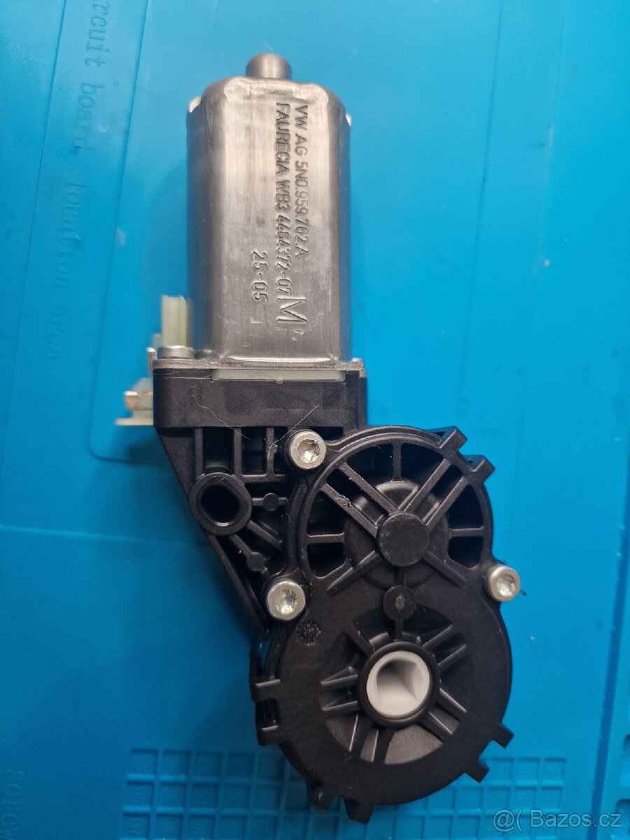 Originální motor stahování oken VW Tiguan Kodiaq - 5QF959762 - 3