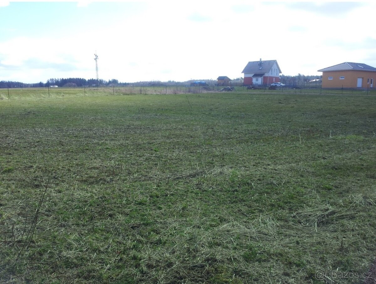 Prodej stavebního pozemku 3 237 m² - 3