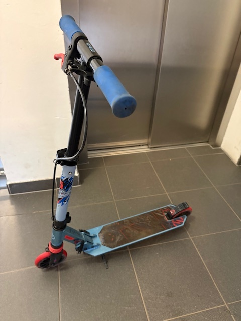 Dětská koloběžka OXELO s brzdou a odpružením MID5 - 3