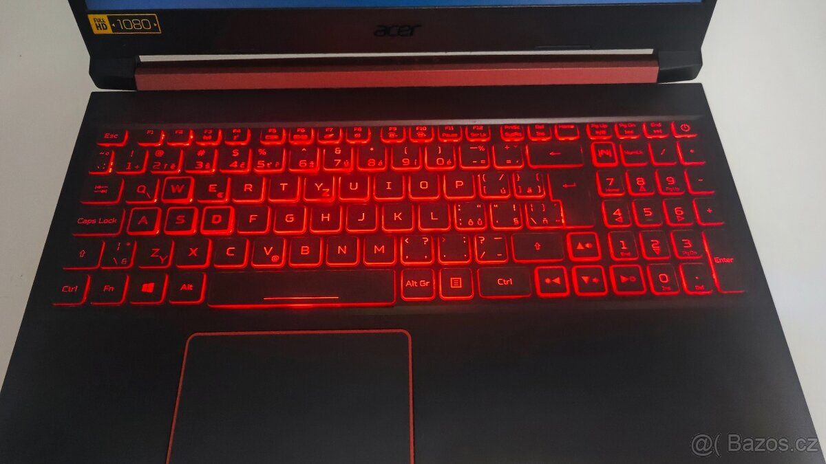 Herní notebook Acer Nitro 5 – Ryzen 5, Radeon RX 560X, 12 GB - 3