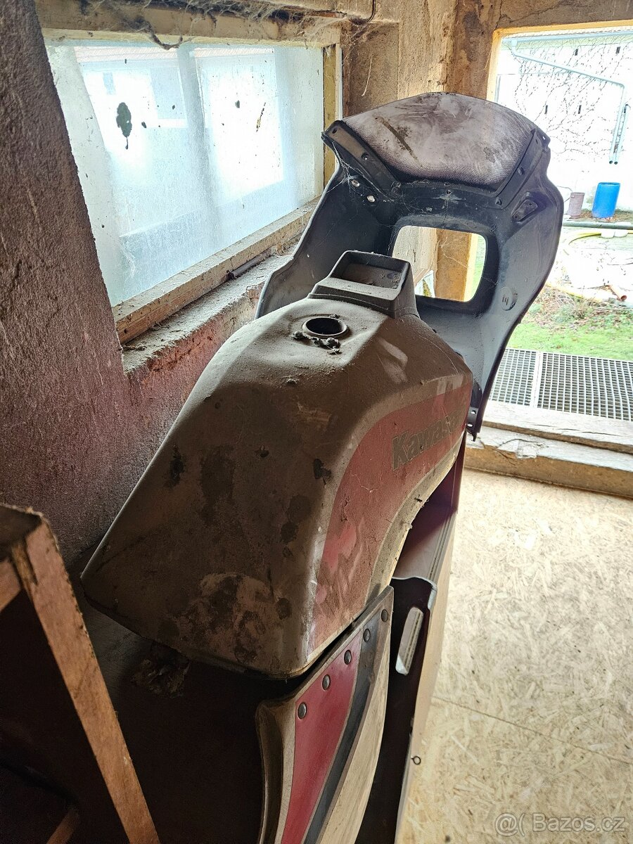 Kawasaki GPz 750 - 3