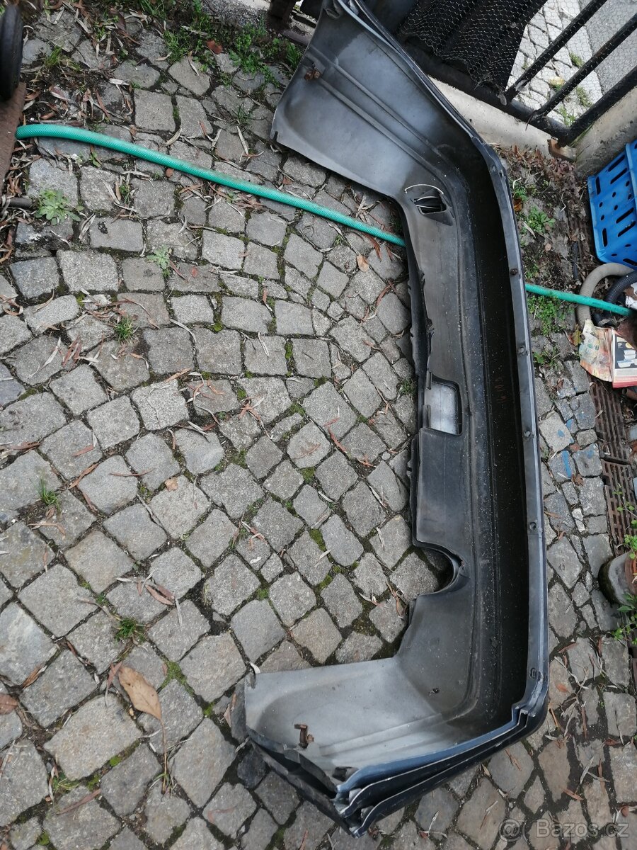 Lancia Thema zadní nárazník - 3