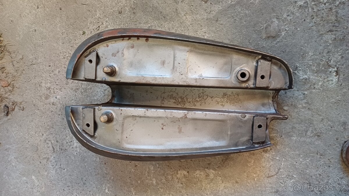 Nádrž Triumph 3HW - 3