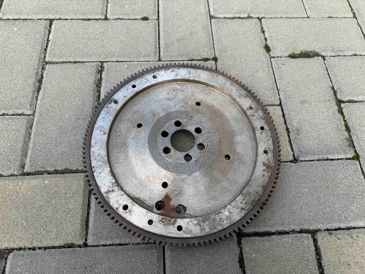 Lada Vaz Žiguli Niva, setrvačník , tel 608 445 411 - 3