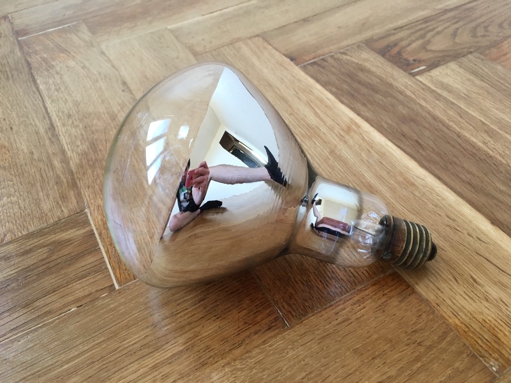 Velká žárovka E27 - 3