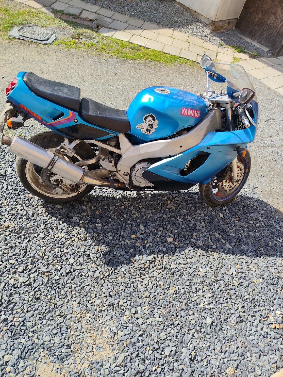 Yamaha yzf 750 - 3