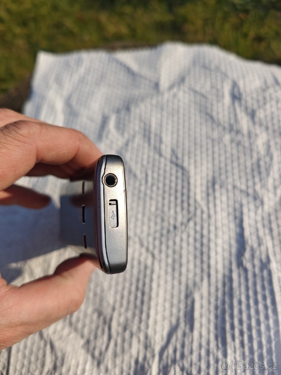 Samsung GT-S5610 - 3