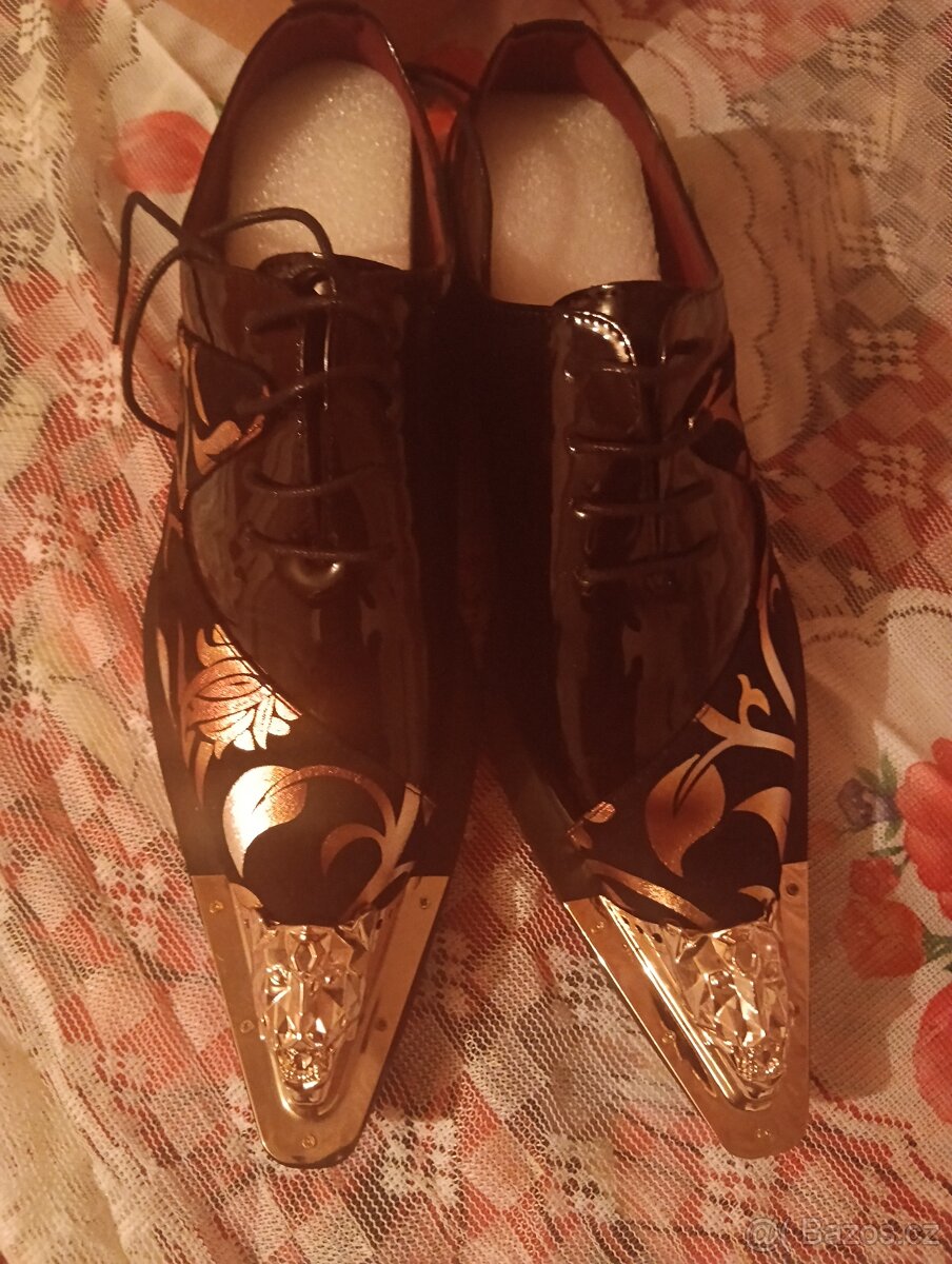 Společenské boti - 3