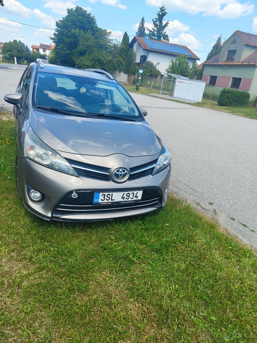 Prodám Toyota verso r.v.2015 - 3
