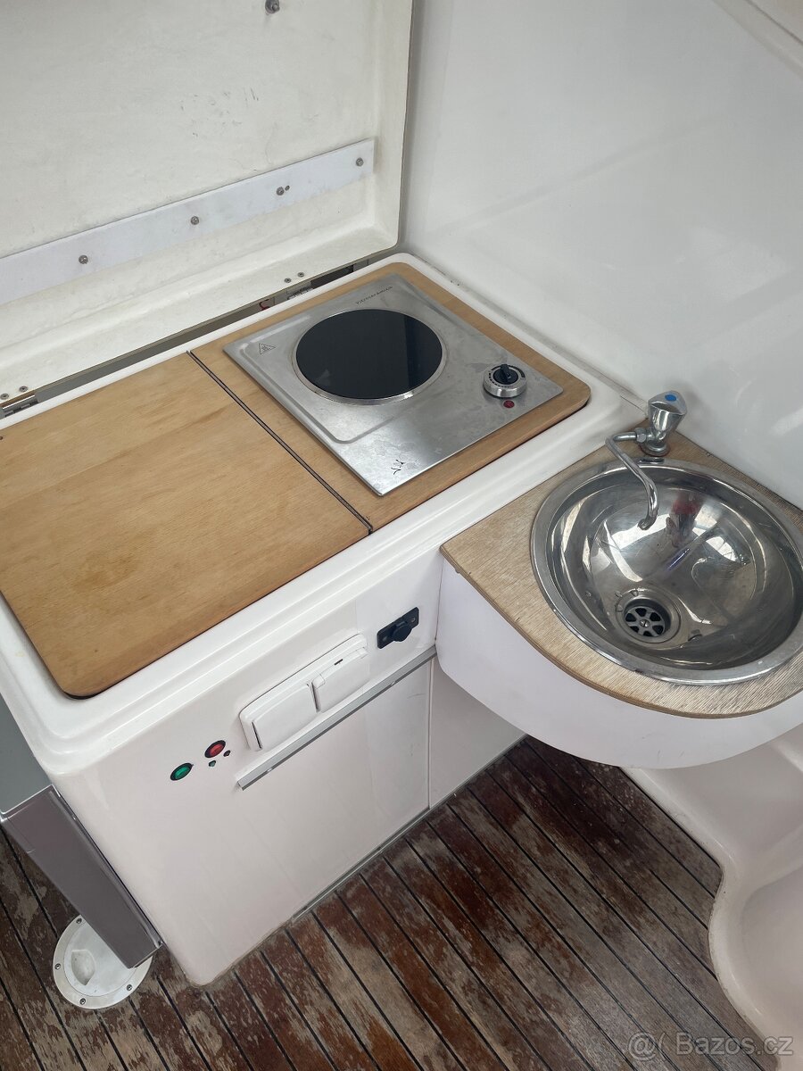 Kajutová motorová loď DRAGO 22 + vlek - 1.6. - 20:24 - 3