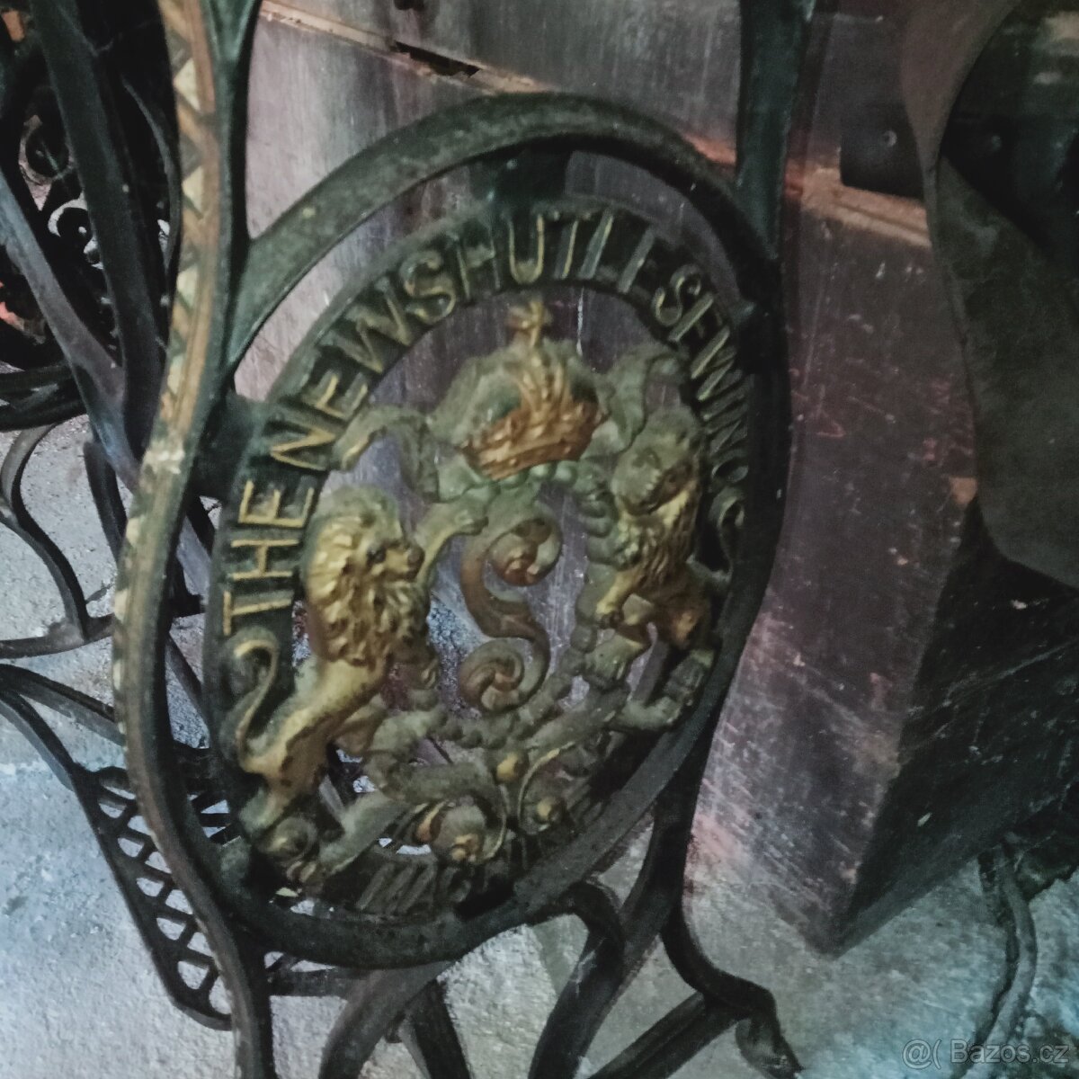 starý šicí stroj - 3