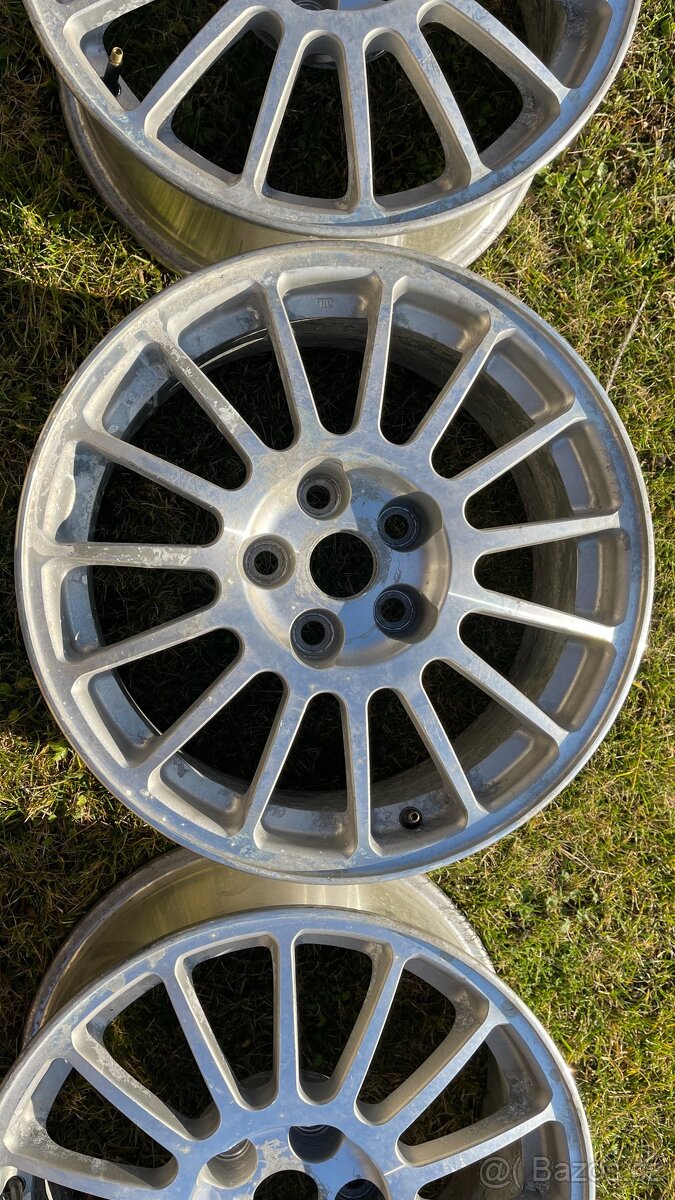 Mitsubishi Lancer Evo 6 - original disky Enkei 17" - 3