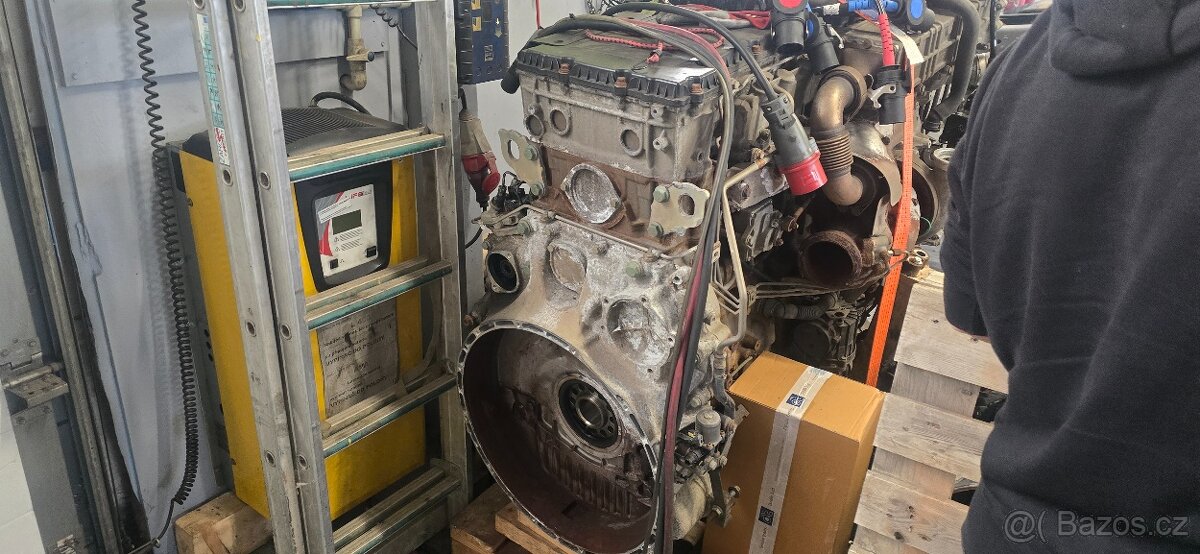 Motor Actros MP4 - 450PS Euro 6 - 2018- najeto 250 000km - 3