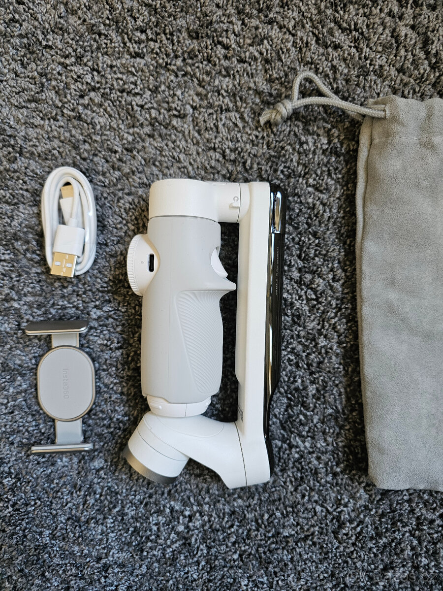 Insta360 Flow Bílý - 3