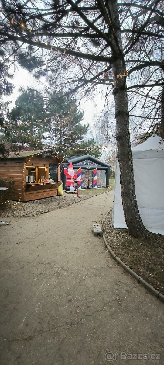 Prodejní stánek, skákací hrad, - 3