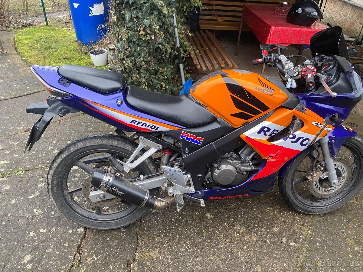 Honda cbr125 - 3