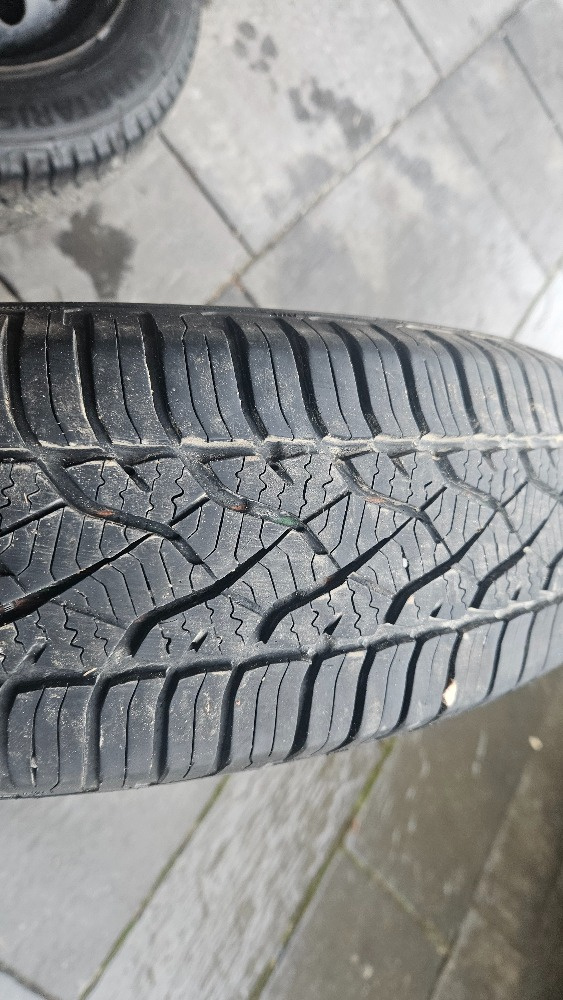 Prodám 2ks disk+pneu C1,107,Aygo - 3