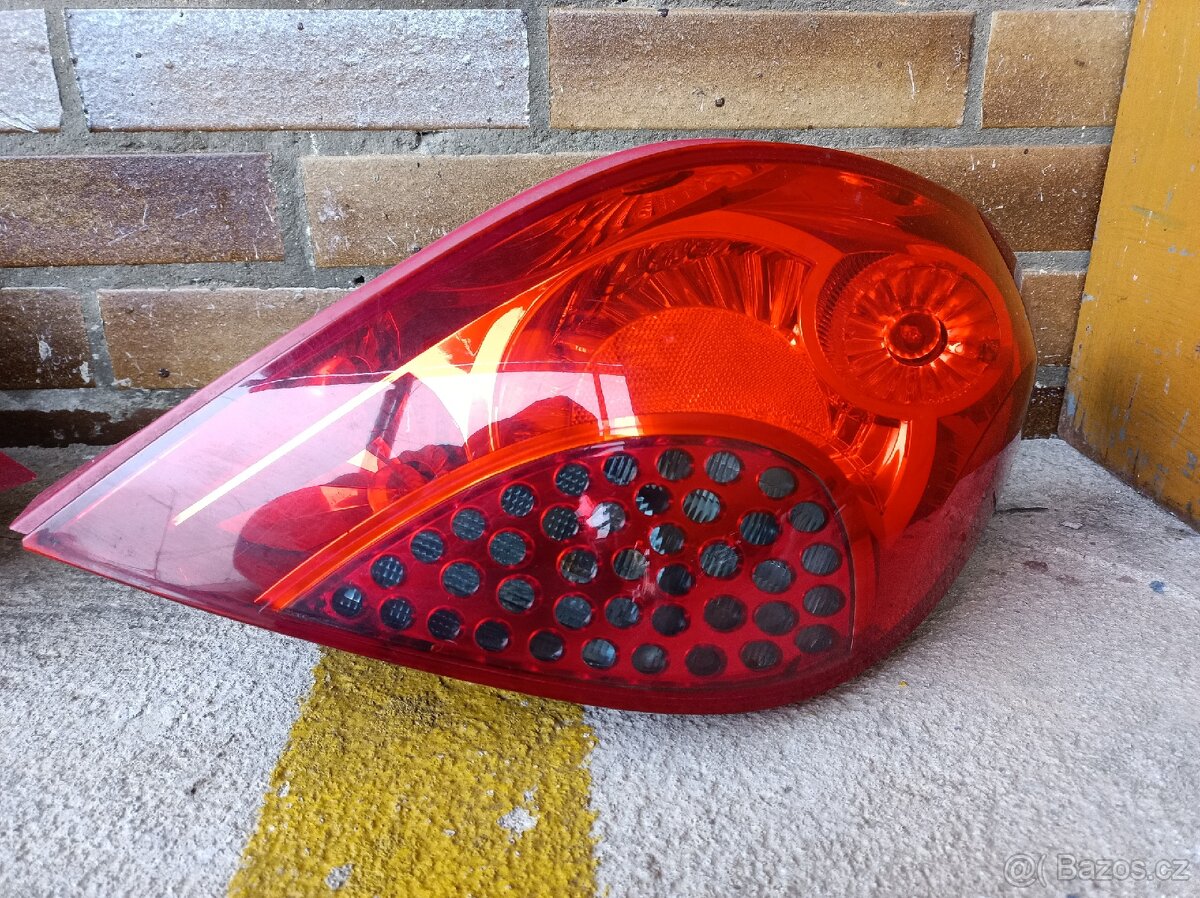 Peugeot 207 zadní světla - 3