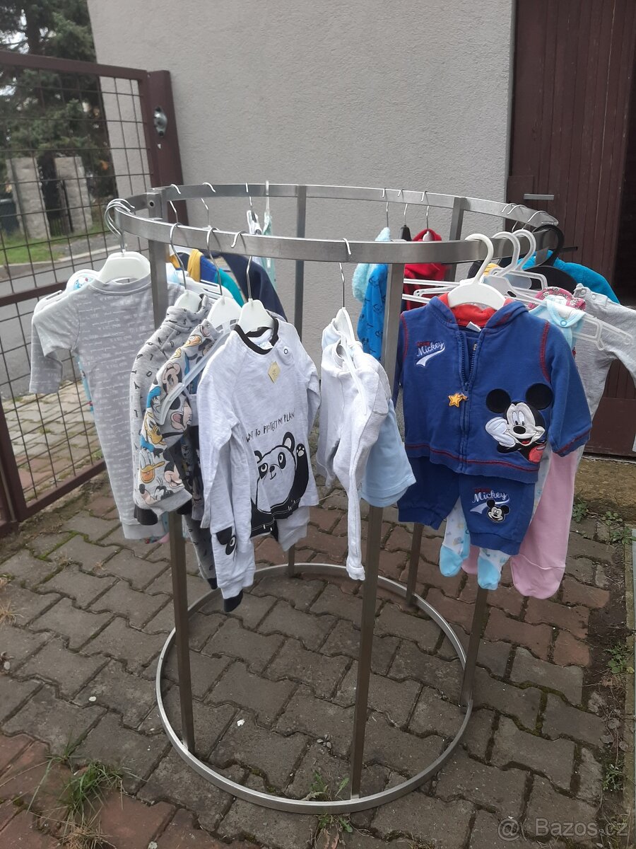 Stojan na obleceni - 3