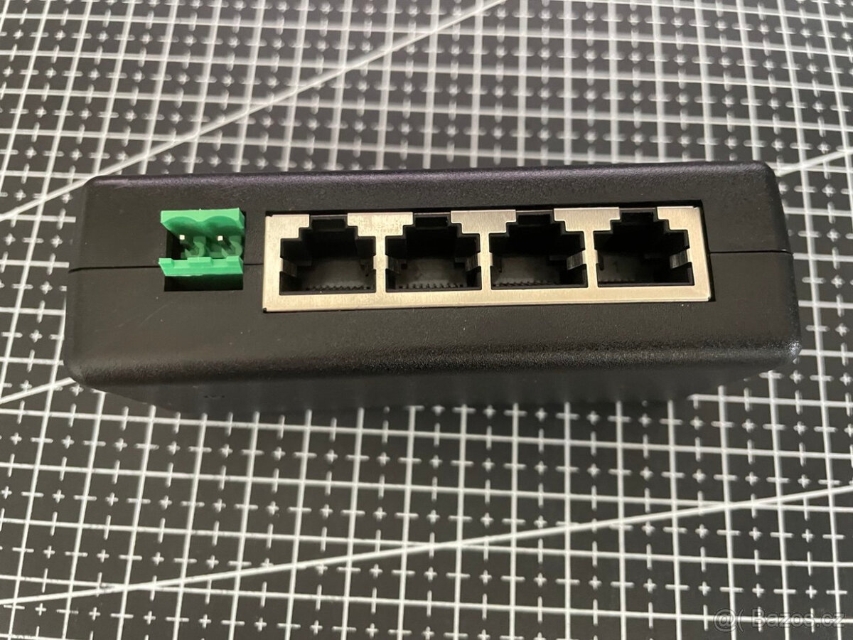 PoE injektor 4 portový - 3