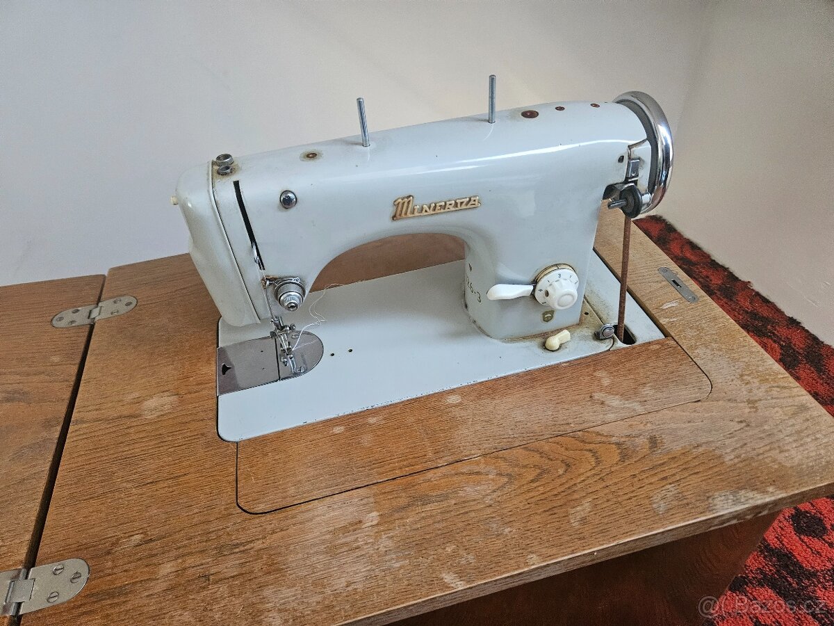 Retro šicí stroj - 3