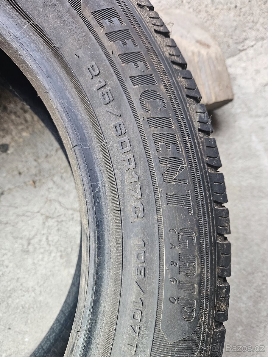 Pneu 215/60 17 C - 3
