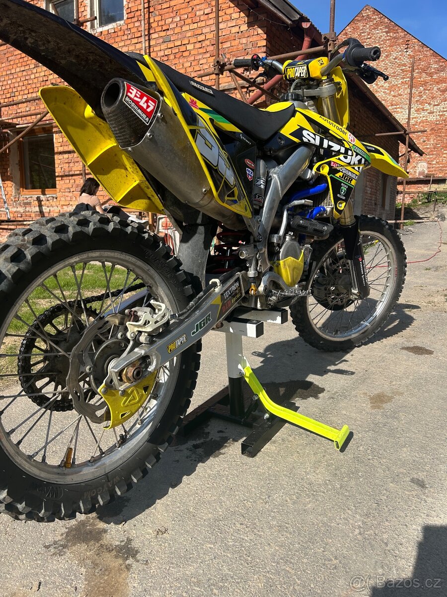 Suzuki 250
