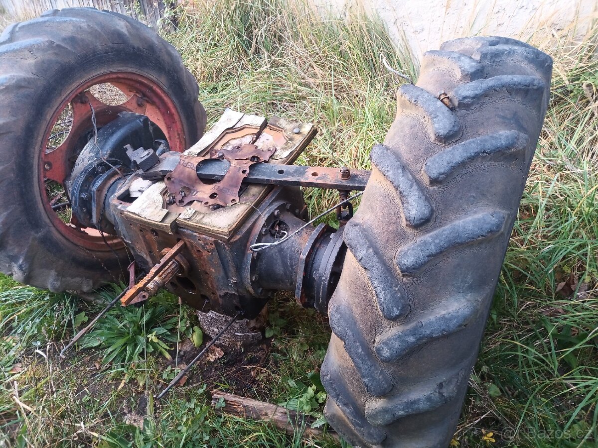 Zetor 4712 díly. - 3