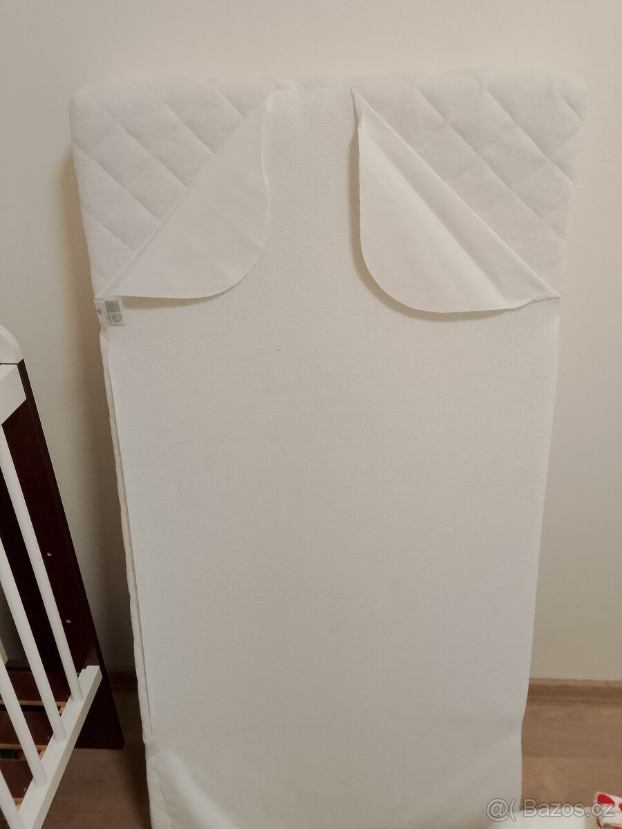 Postýlka a komoda - 3