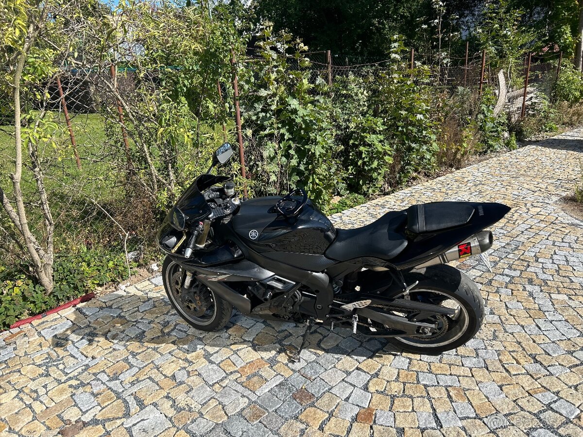 Yamaha r1 - 3