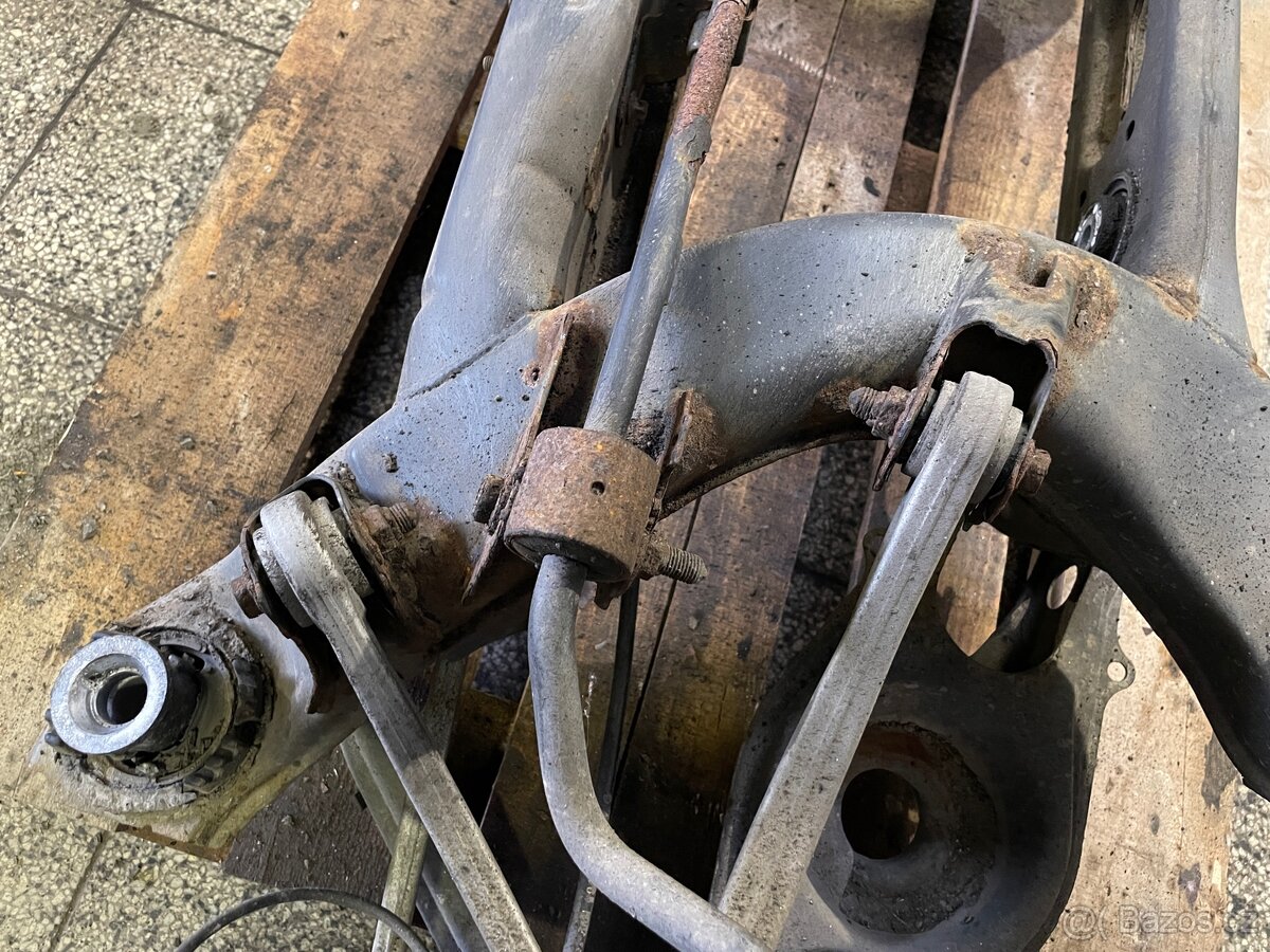 Mercedes-Benz w204 C zadní náprava - 3