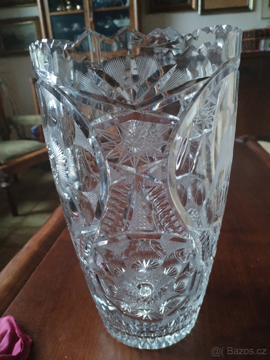 Velká broušená skleněná váza - 3