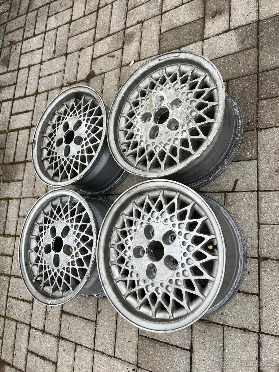 Prodám alu kola RIAL Mesh R15 - PAVUČINY - 3