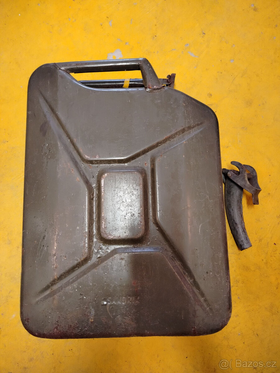 2x plechový kanystr 20L - 3