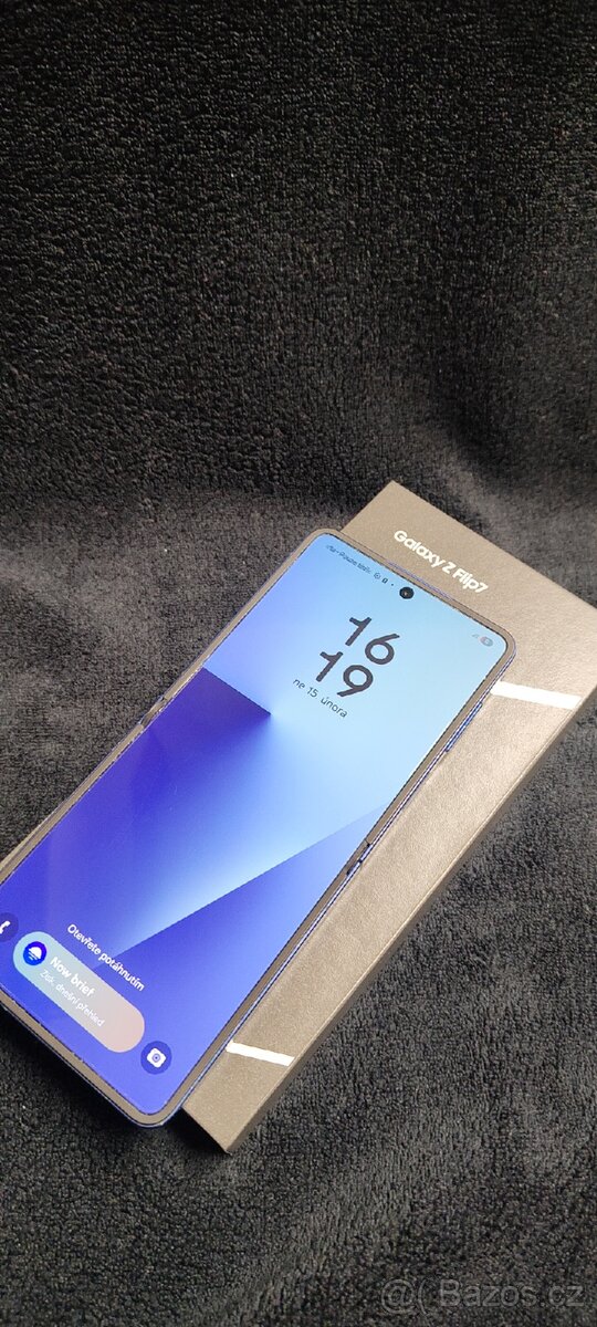 Samsung Z Flip 7 512GB - 3