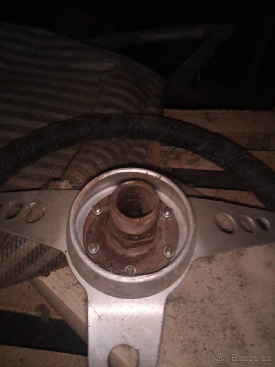 Prodám volant "Kolíňák" na Škoda 110R - 3