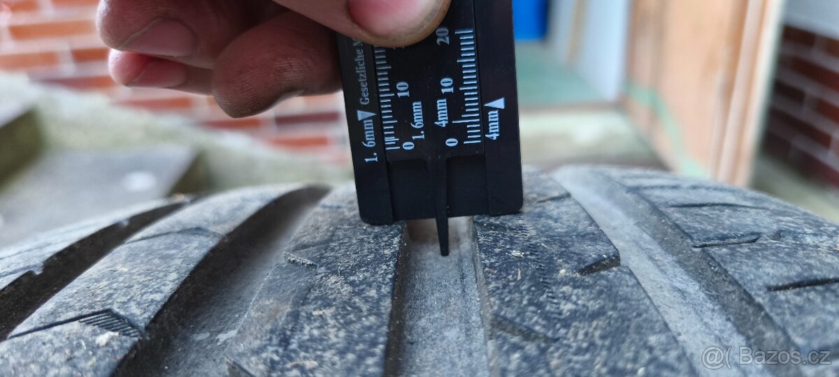 235 55 R17 V Continental - 3