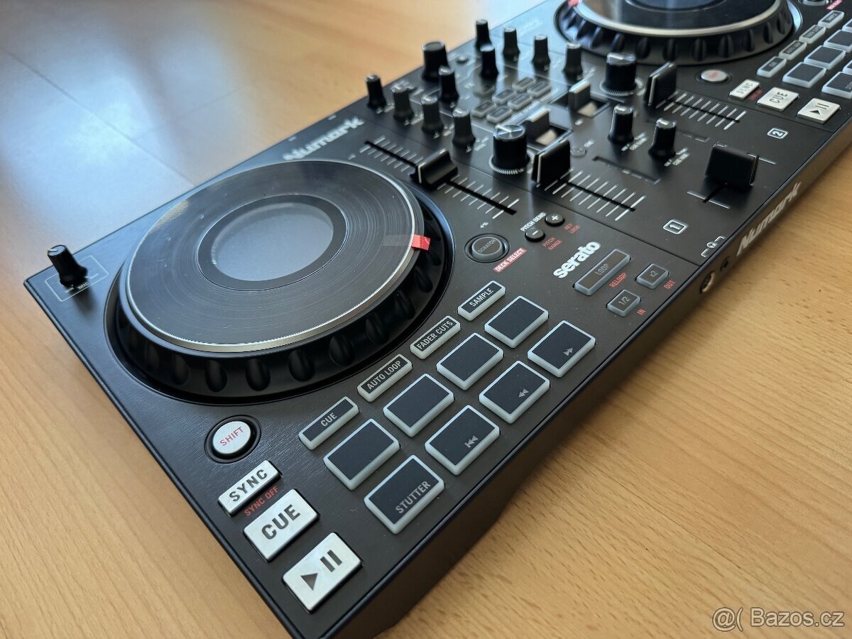 Numark Mixtrack Platinum FX - 3