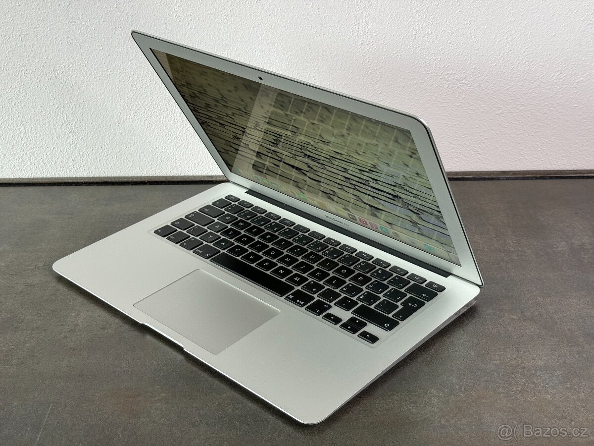 MacBook Air 13" 2014 / i5 / 4GB / 128GB SSD - DPH - 3