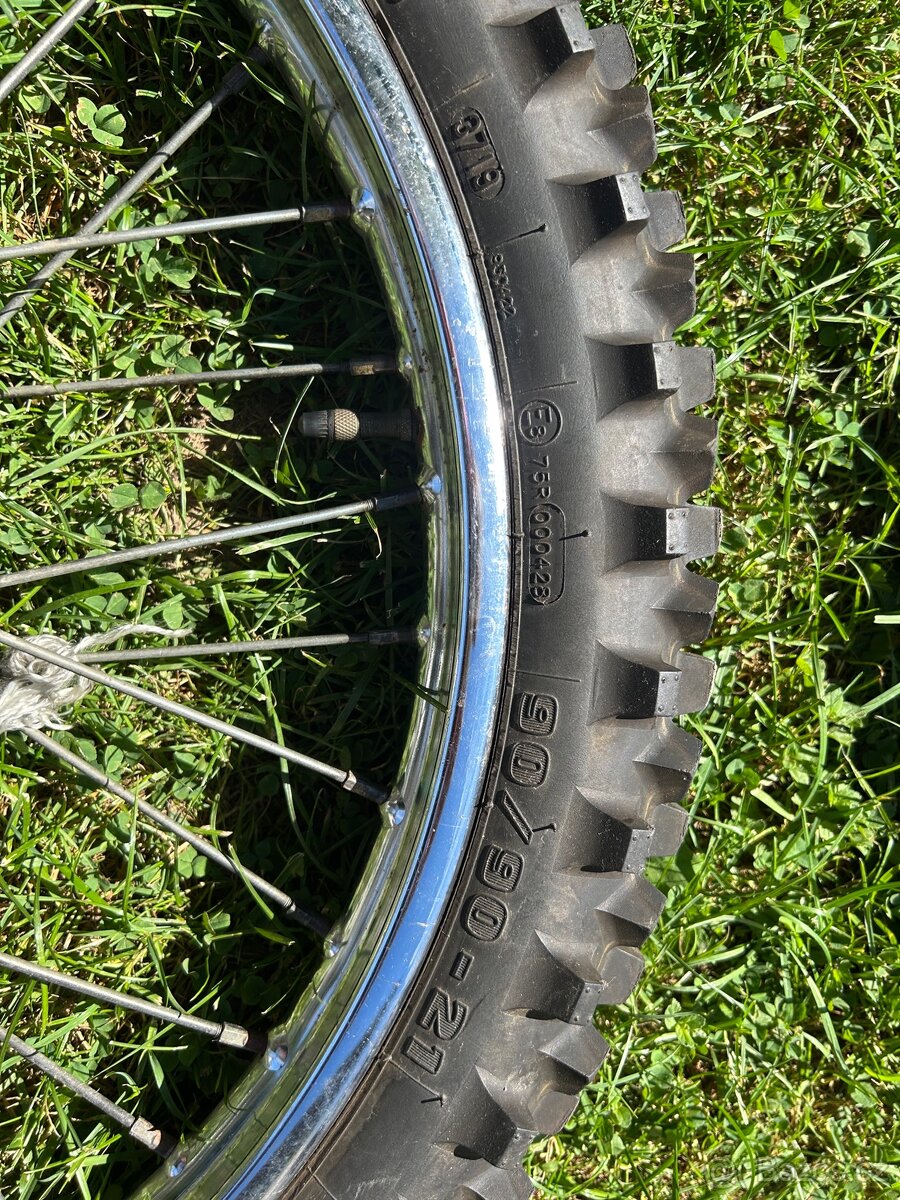 Kola Yamaha WR 125 R - 3