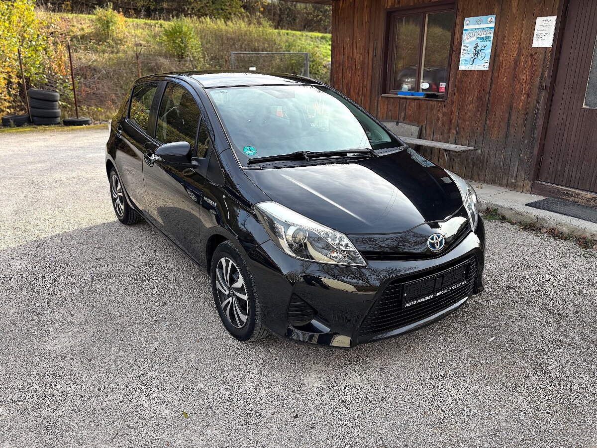 Toyota Yaris, 1.5 Hybrid PLNÝ SERVIS TOYOTA NEHAVAROVANÉ - 3