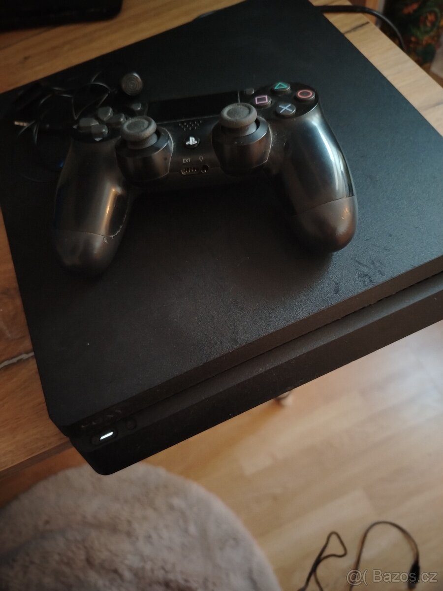 PS 4 SLIM 500GB - 3
