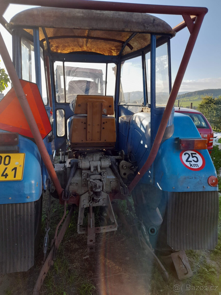 Zetor 3011 po velke opravě s spz bez stk s čápem - 3